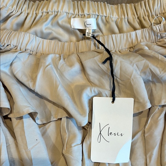 Chic Beige Ruffled Off-Shoulder Top - Picture 4 of 6